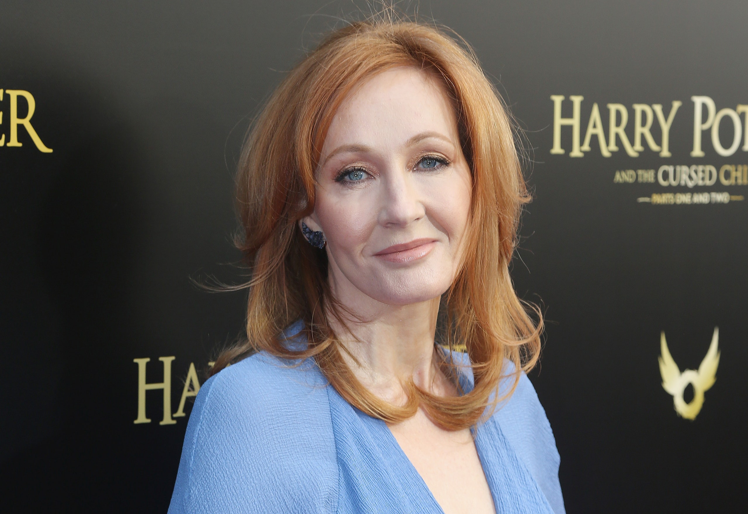 Is that cis white female pedestal actually a cage?